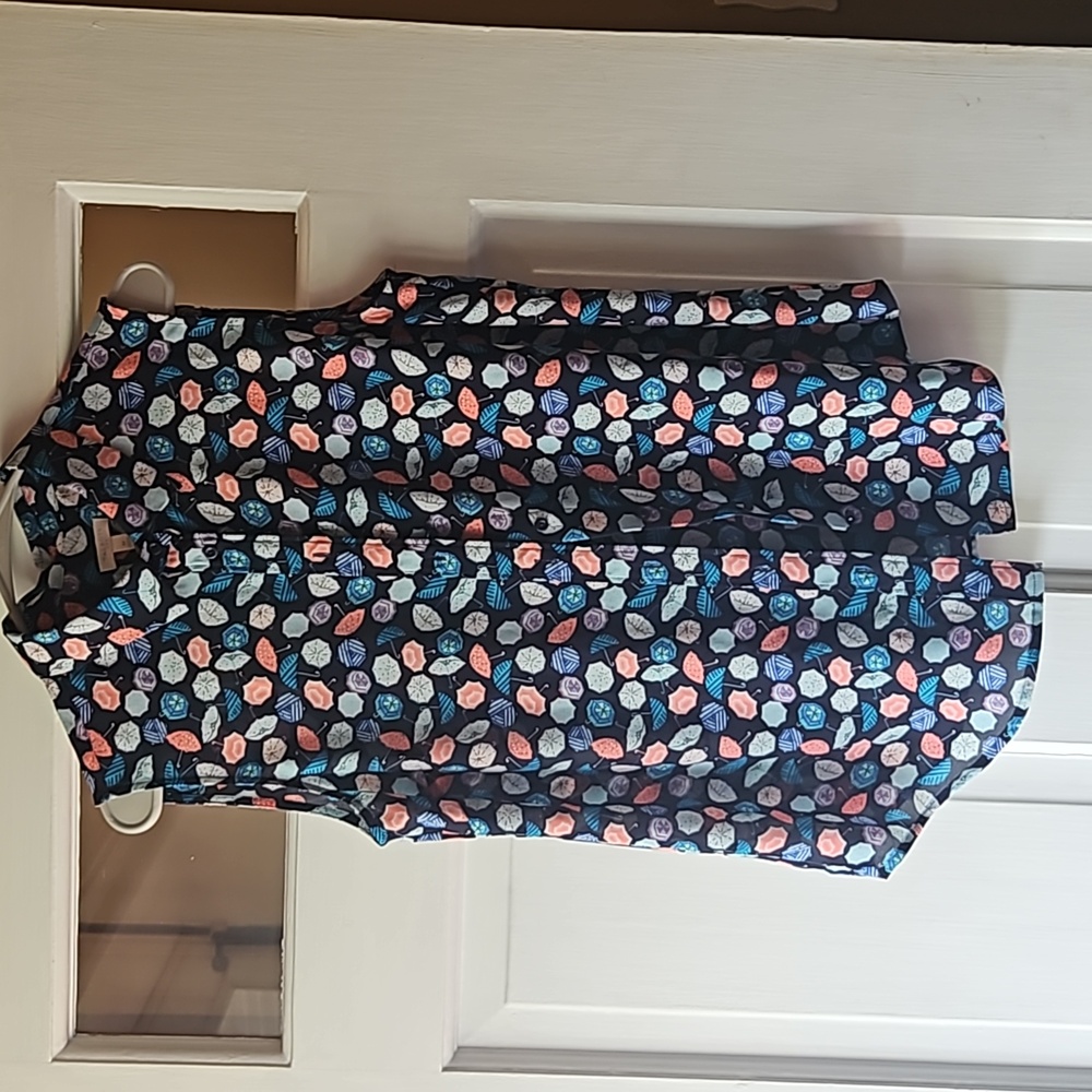TALBOTS BLOUSE NWOT..navy blue with designs size M BUTTON up front